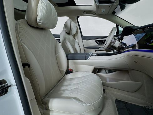 New 2026 Mercedes-Benz EQS 550 4MATIC SUV image 6