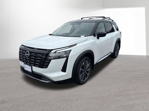 New 2026 Nissan Pathfinder Platinum AWD/4WD image 2