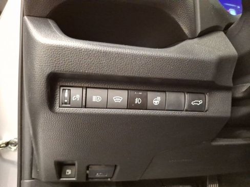 Used 2024 Toyota RAV4 XLE w/ Convenience Package image 18