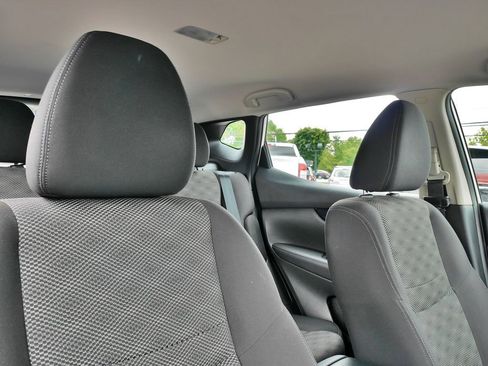 Used 2020 Nissan Rogue Sport SV w/ All-Weather Package AWD/4WD image 14