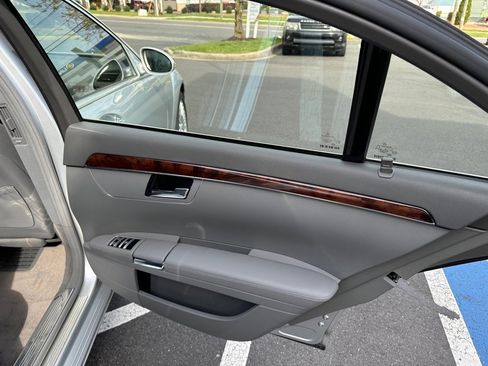 Used 2007 Mercedes-Benz S 550 image 30