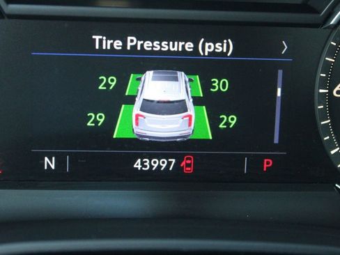 Used 2021 Cadillac XT6 Premium Luxury image 19