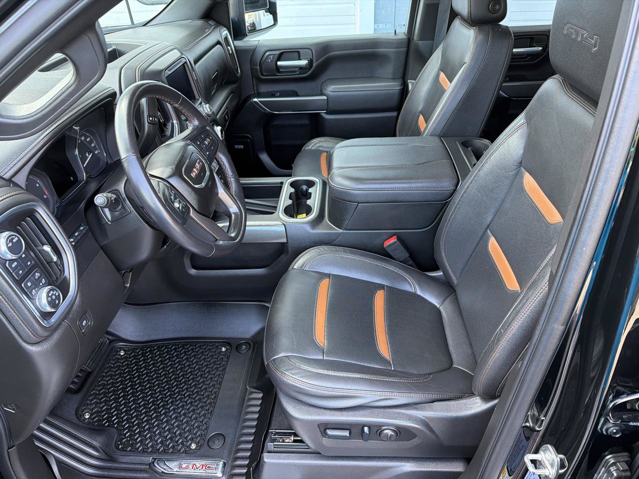 Used 2023 GMC Sierra 2500 AT4 w/ AT4 Premium Plus Package AWD/4WD image 9