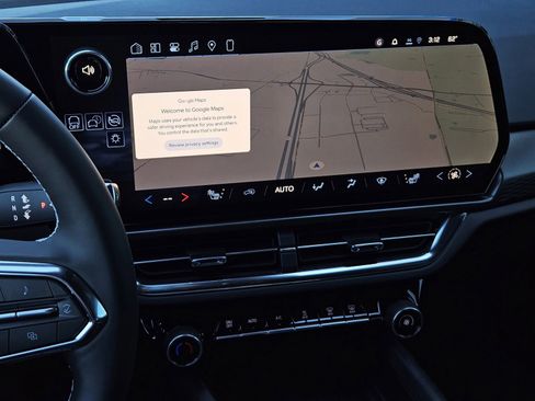 New 2026 Chevrolet Equinox EV LT image 17