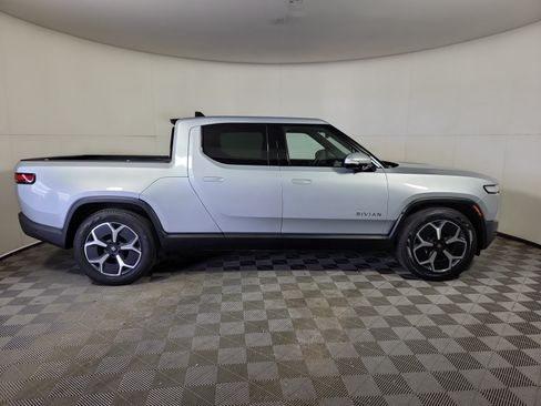 Used 2024 Rivian R1T Adventure Dual AWD/4WD image 6