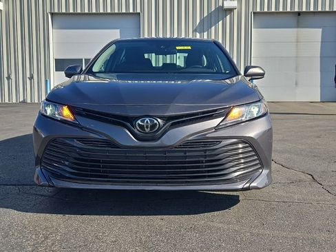 Used 2019 Toyota Camry LE image 2