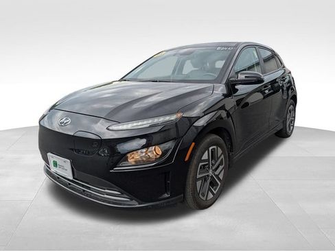 Used 2023 Hyundai Kona SE FWD image 3