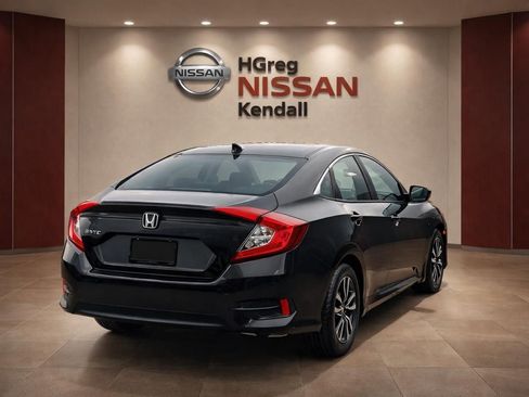 Used 2017 Honda Civic EX-T image 4