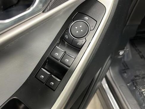 Used 2021 Ford Explorer XLT w/ XLT Sport Appearance Package AWD/4WD image 21