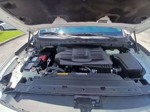 Used 2022 Nissan Titan SV w/ SV Convenience Package RWD image 25