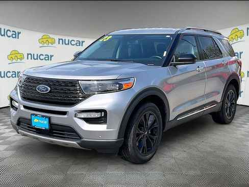 Used 2023 Ford Explorer Limited AWD/4WD image 3