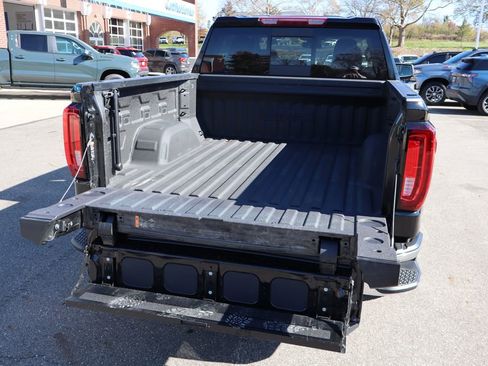Used 2025 GMC Sierra 1500 SLT w/ SLT Premium Plus Package image 37
