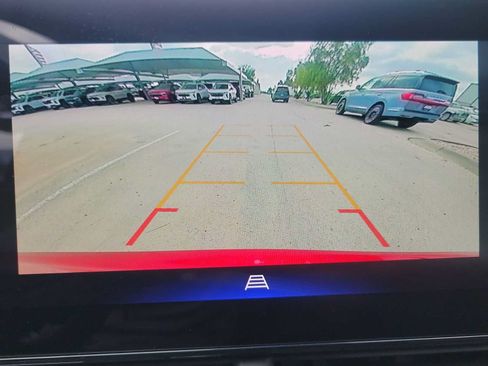 Used 2025 Chevrolet Trax LT FWD image 25