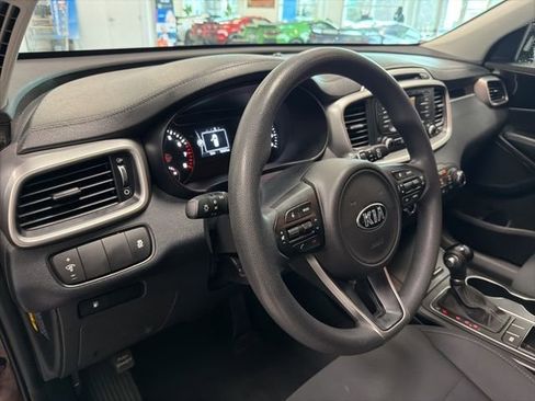 Used 2017 Kia Sorento FWD image 14