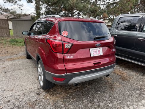 Used 2019 Ford Escape Titanium image 10