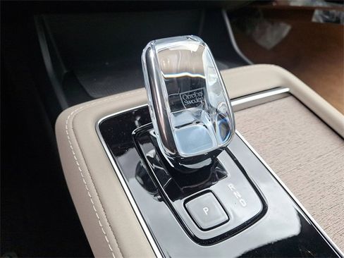 New 2026 Volvo XC90 B6 Plus w/ Protection Package Premier image 8