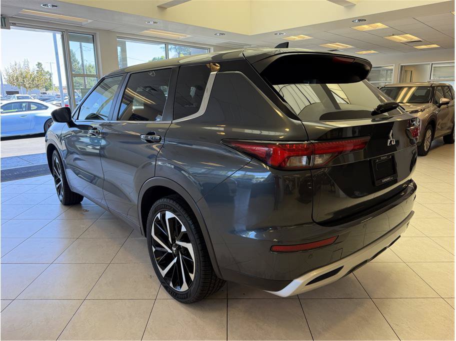 Used 2024 Mitsubishi Outlander FWD image 7