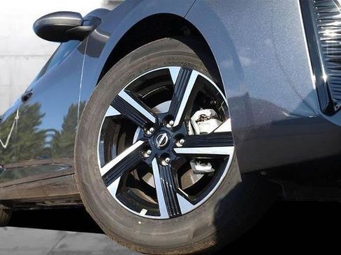 New 2025 Nissan Sentra SV image 3