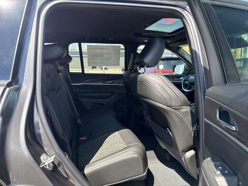 New 2026 Jeep Grand Cherokee Altitude AWD/4WD image 27