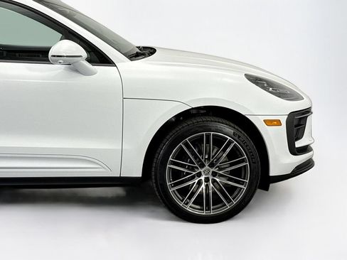 Used 2026 Porsche Macan AWD/4WD image 11