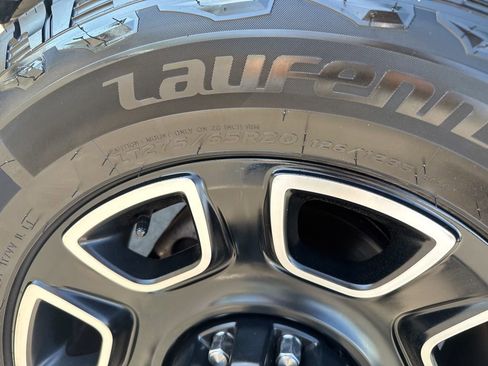 Used 2024 Ford F250 Platinum image 36