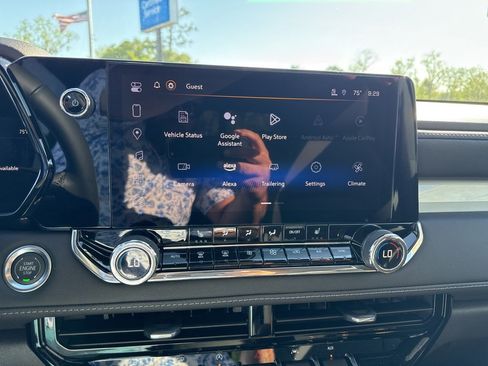 New 2025 Chevrolet Colorado LT w/ LT Convenience Package image 12