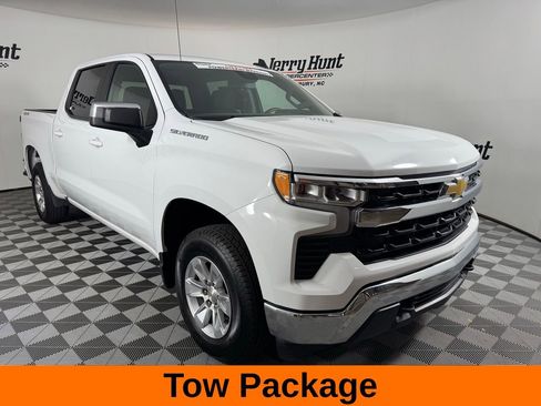 Used 2025 Chevrolet Silverado 1500 LT image 6