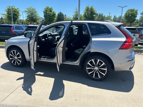 Used 2025 Volvo XC60 B5 Plus AWD/4WD image 26