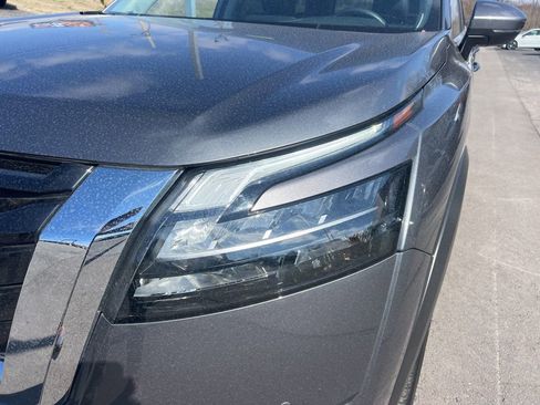 Used 2025 Nissan Pathfinder SL w/ SL Premium Package image 10