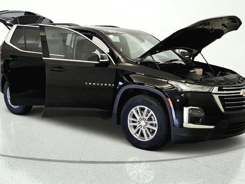 Used 2023 Chevrolet Traverse LT FWD image 8