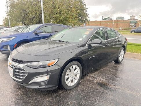 Used 2021 Chevrolet Malibu LT image 2