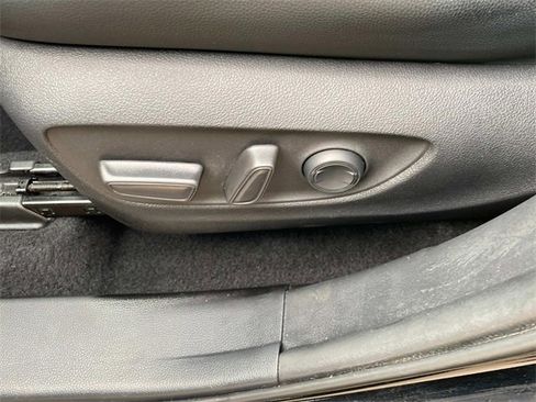 Used 2021 Toyota Highlander XLE image 15