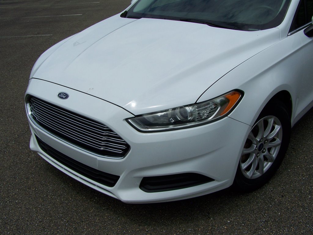Used 2015 Ford Fusion S FWD image 12