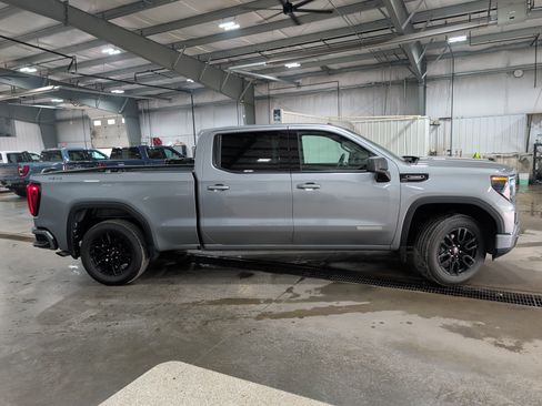 Used 2025 GMC Sierra 1500 Elevation AWD/4WD image 2