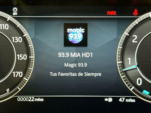 Certified 2025 Jaguar F-PACE R-Dynamic S image 11