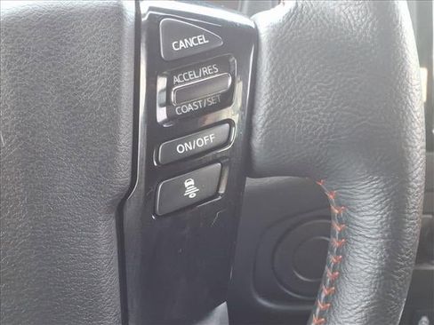 Used 2022 Nissan Frontier Pro-X image 25