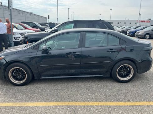 Used 2020 Toyota Corolla LE FWD image 4