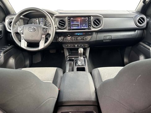 Used 2022 Toyota Tacoma TRD Off-Road w/ Technology Package AWD/4WD image 14