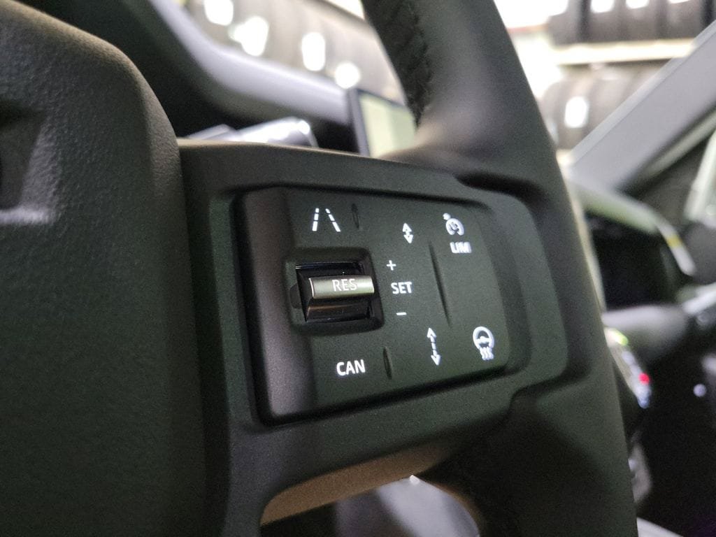 New 2026 Land Rover Defender 110 X-Dynamic SE AWD/4WD image 16