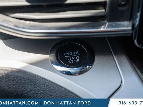 Used 2022 Ford Explorer XLT w/ Equipment Group 202A image 11