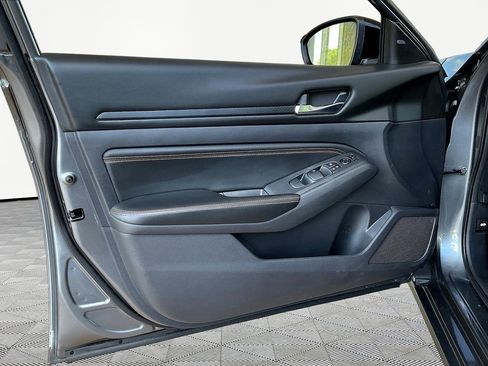 Used 2019 Nissan Altima 2.5 SR w/ SR Premium Package FWD image 19