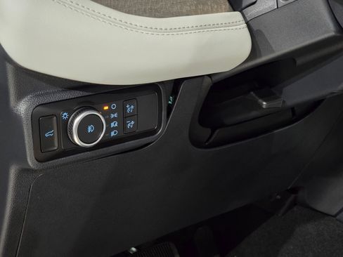 New 2026 Ford Explorer Platinum w/ LUX Leather Package AWD/4WD image 20