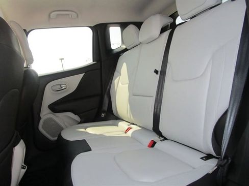 Used 2022 Jeep Renegade Limited image 20