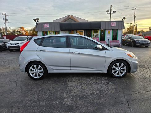Used 2014 Hyundai Accent SE w/ Option Group 3 image 22