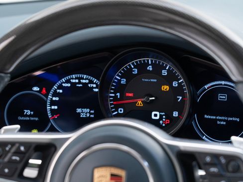 Certified 2022 Porsche Cayenne S Platinum image 30