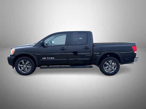 Used 2015 Nissan Titan SV w/ SV Value Truck Package image 8