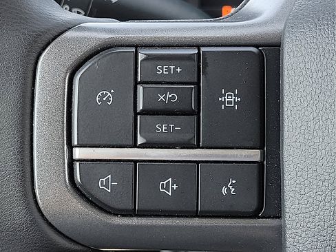 Used 2025 Ford F150 XLT w/ Equipment Group 301A Standard AWD/4WD image 17