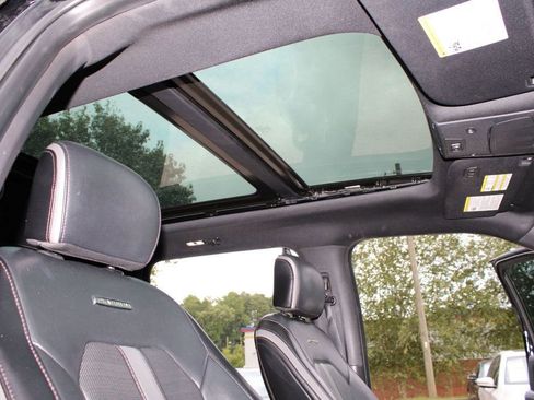 Used 2018 Ford F150 Platinum w/ Equipment Group 701A Luxury image 13