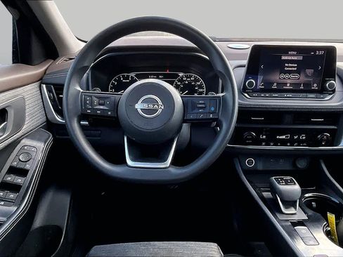 Certified 2023 Nissan Rogue SV FWD image 6