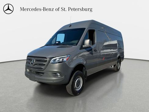 Used 2025 Mercedes-Benz Sprinter 2500 image 1